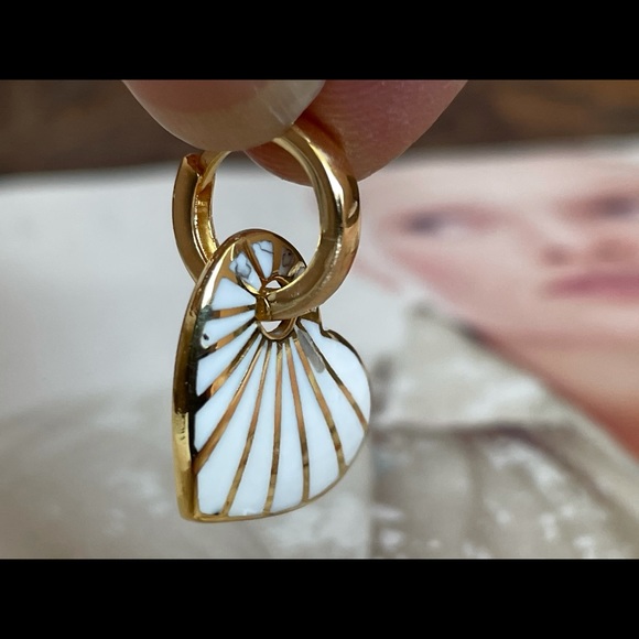 New heart earrings,white heart earrings,hoops - Picture 5 of 8